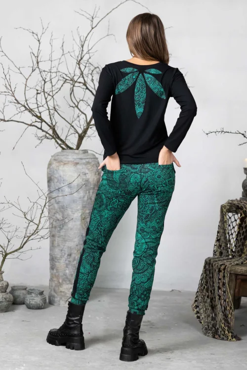 spodnie-sportowe-z-lampasami-AZURE-vippi-design-7.jpg