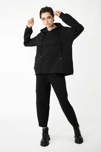 Spodnie czarne o kroju balloon z cięciami "BASIC" 