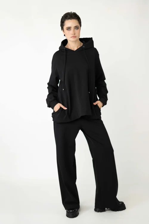 bluza-luźna-czarna-freei-spodnie-czarne-luźne-dresowe-czarne-kolekcja-BLACK-marka-vippi-design-3.jpg