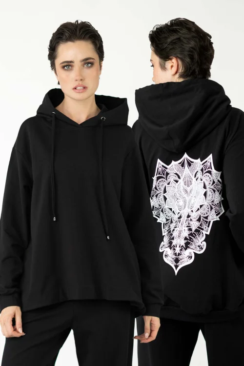 bluza-bomberka-z-kapturem-czarna-akha-i--spodnie-czarne-luźne-dresowe-czarne-kolekcja-BLACK-marka-vippi-design-5.jpg