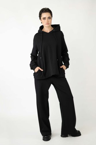 bluza-luźna-czarna-freei-spodnie-czarne-luźne-dresowe-czarne-kolekcja-BLACK-marka-vippi-design-3.jpg