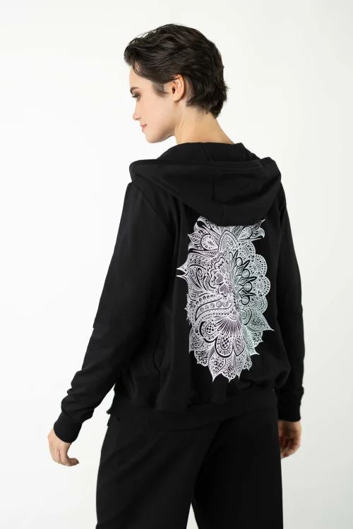bluza-bomberka-z-kapturem-czarna-freei-spodnie-czarne-luźne-dresowe-czarne-kolekcja-BLACK-marka-vippi-design-2.jpg