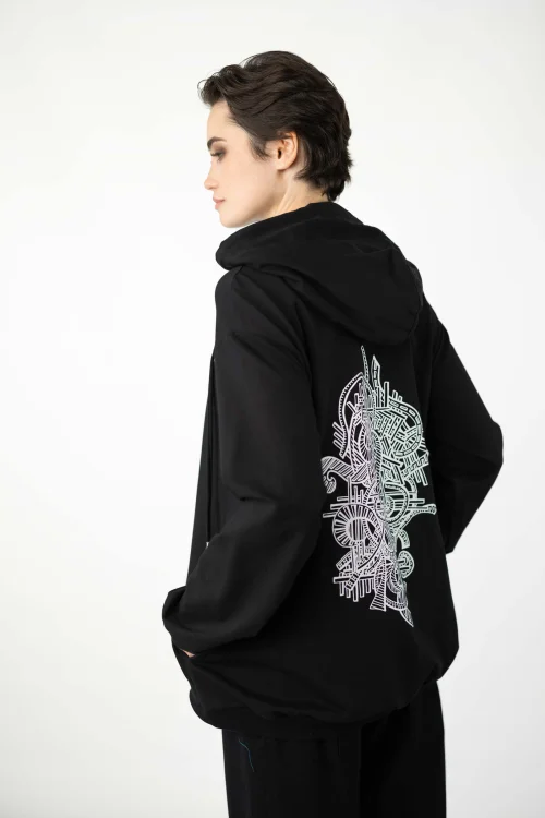 bluza-luźna-czarna-HYDRA-i-spodnie-czarne-o-kroju-baloon-kolekcja-BLACK-marka-vippi-design-3.jpg