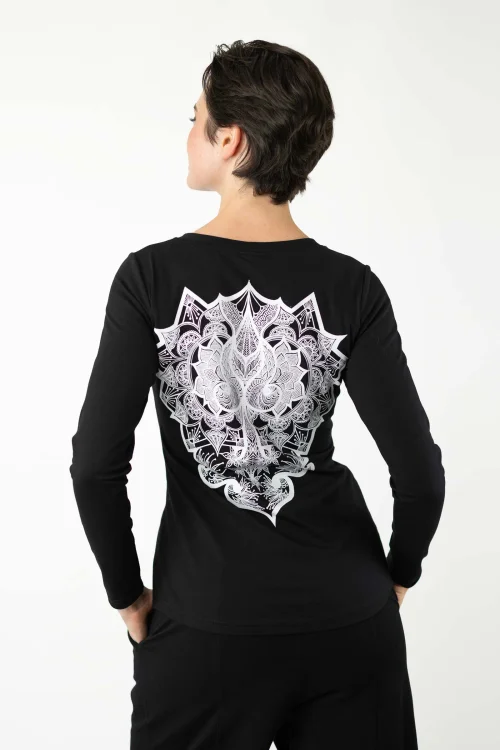 bluzka-z-długim-rękawem-czarna-akha-kolekcja-BLACK-marka-vippi-design.jpg