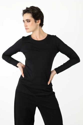 bluzka-z-długim-rękawem-czarna-FREE--kolekcja-BLACK-marka-vippi-design-2.jpg