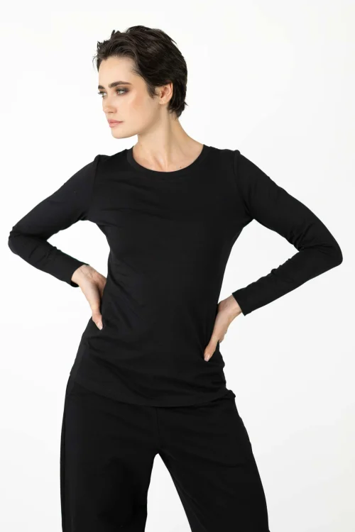bluzka-z-długim-rękawem-czarna-FREE--kolekcja-BLACK-marka-vippi-design-2.jpg