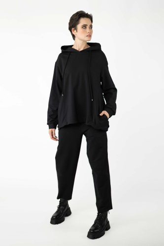 bluza-luźna-czarna-i-spodnie-czarne-o-kroju-baloon-kolekcja-BLACK-marka-vippi-design-5.jpg