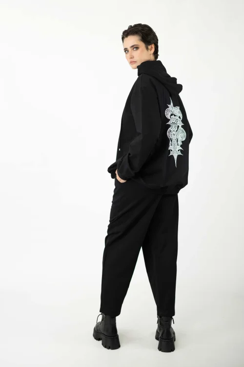 bluza-luźna-czarna-i-spodnie-czarne-o-kroju-baloon-kolekcja-BLACK-marka-vippi-design-2.jpg