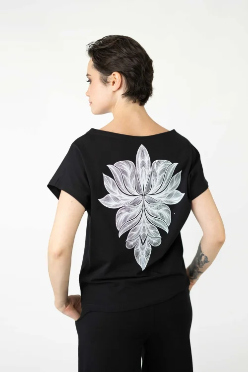 bluzka-czarna-trapezowa-krótki-rękaw-bloom-kolekcja-BLACK-marka-vippi-design.jpg