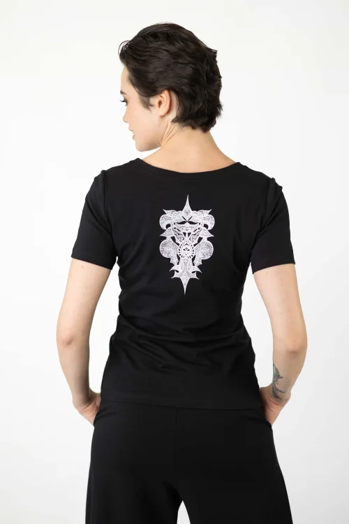 bluzka-czarna-dekolt-V-krótki-rękaw--kolekcja-BLACK-marka-vippi-design-2.jpg