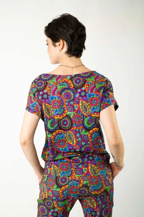 bluka-trapezowa-krotki-rękaw-i-spodnie-kolorowe-z-lampasami-kolekcja-BLISS-marka-Vippi-design-2.jpg