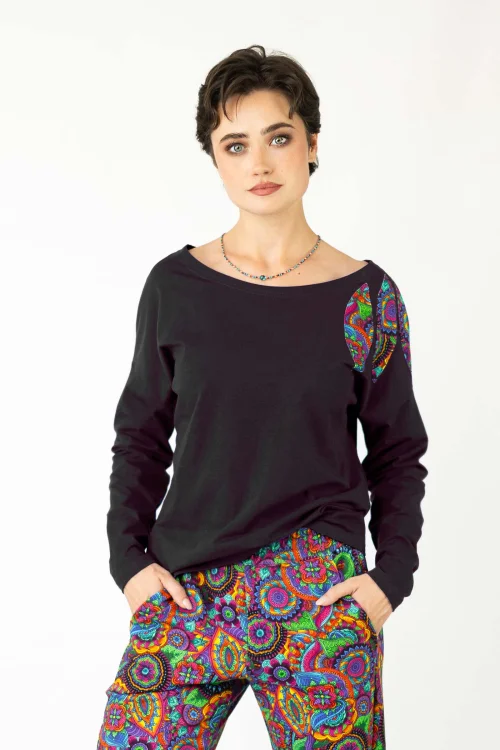 bluzka-czarna-z-aplikacjami-kolekcja-BLISS-marka-Vippi-design.jpg