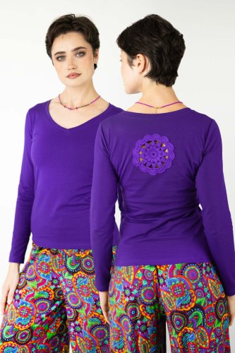 Bluzka fioletowa, klasyczna z szydełkową rozetą serek "KGart"