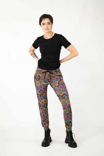 spodnie-kolorowe-z-lampasami-kolekcja-BLISS-marka-Vippi-design-3.jpg