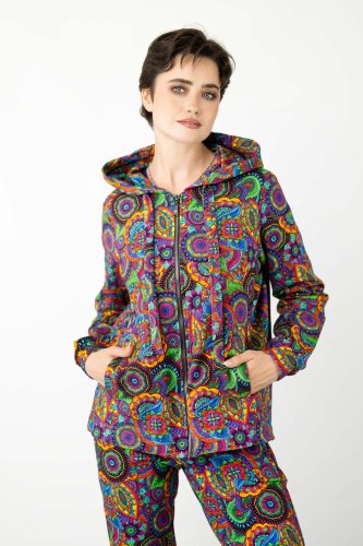 bluzka-trapezowa-fioletowa--z-aplikacjami-i-spodnie-luźne-i-bluza-z-kontrą--kolekcja-BLISS-marka-Vippi-design-4.jpg