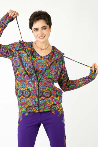 bluza-bomberkai-spodnie-z-aplikacjami-i-lampasem--kolekcja-BLISS-marka-Vippi-design-6.jpg