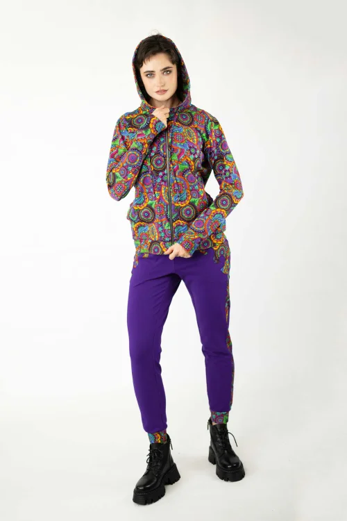 bluza-bomberkai-spodnie-z-aplikacjami-i-lampasem--kolekcja-BLISS-marka-Vippi-design-7.jpg