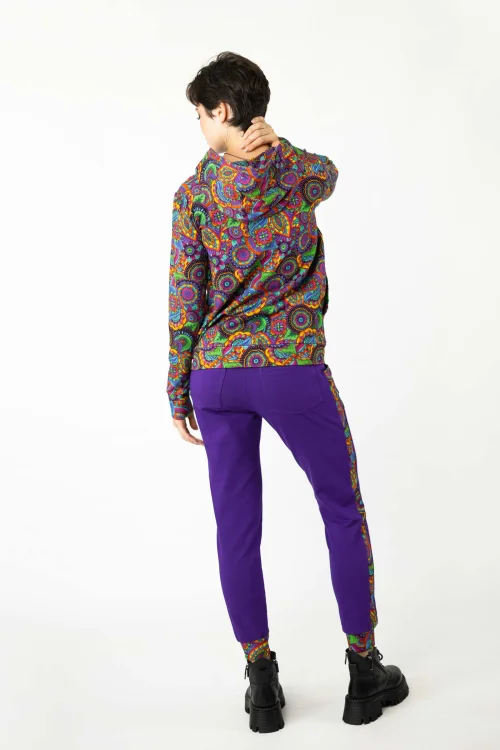 bluza-bomberkai-spodnie-z-aplikacjami-i-lampasem--kolekcja-BLISS-marka-Vippi-design-9.jpg