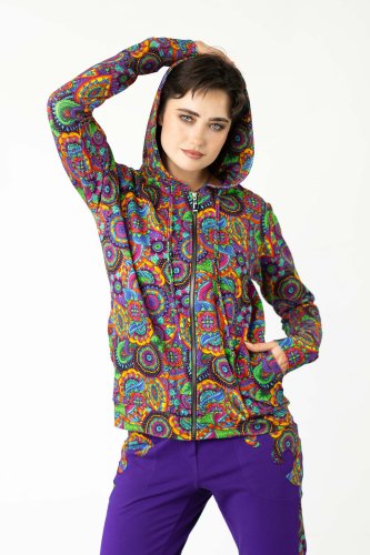 bluza-bomberkai-spodnie-z-aplikacjami-i-lampasem--kolekcja-BLISS-marka-Vippi-design-10.jpg