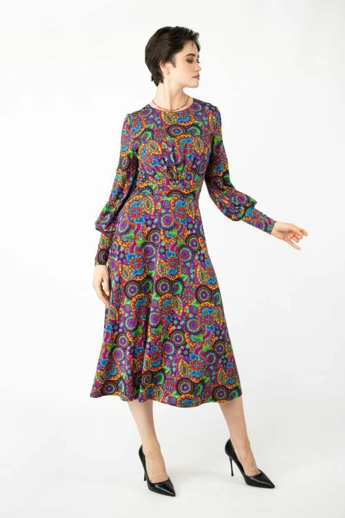 Sukienka-midi-wiskozowa-z-zakładkami-kolekcja-BLISS-marka-Vippi-design-02.jpg
