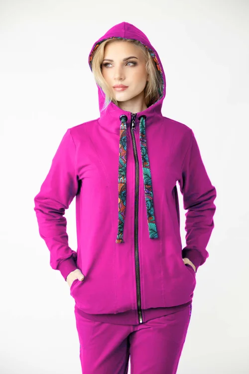 bluza-z-kapturem-i-golferm-cyklamenowa-i-spodnie-cyklamen-z-lampasami-marka-Vippi-design-10.jpg