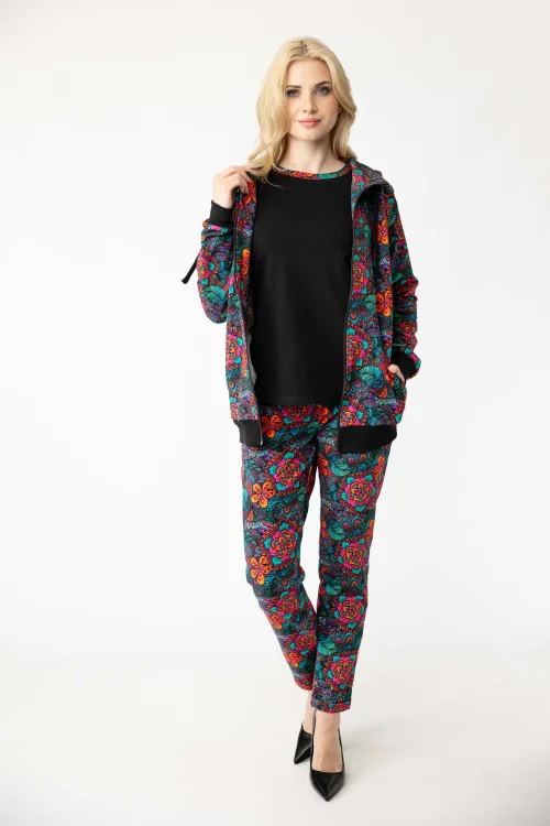 bluza-z-kapturem-i-spodnie-z-mankietami-kolorowe--marka-Vippi-design.2.jpg