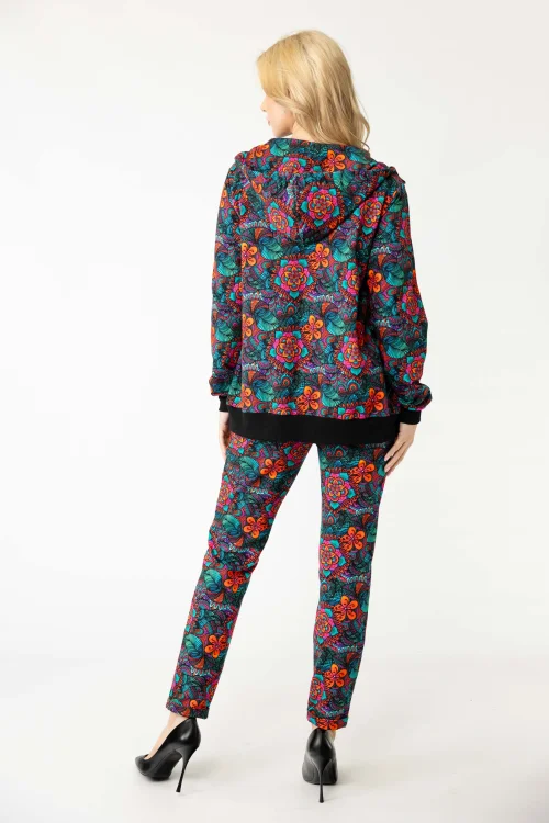 bluza-z-kapturem-i-spodnie-z-mankietami-kolorowe--marka-Vippi-design.3.jpg