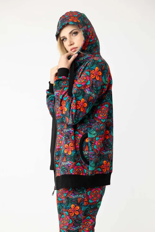bluza-z-kapturem-i-spodnie-z-mankietami-kolorowe--marka-Vippi-design.4.jpg