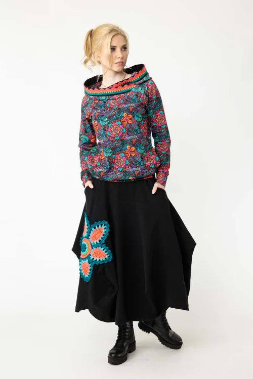 bluza-z-kapturem-i-szydełkową-koronką-marka-Vippi-design-9.jpg