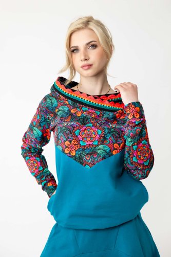 bluza-z-kapturem-i-szydełkową-koronką-petrolowa-marka-Vippi-design.-2.jpg