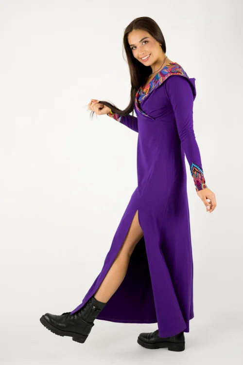 sukienka-długa-z-rozporkiem-i-z-kapturem-fioletowa-kolekcja-MEXICO-violet-marka-Vippi-design-3.jpg