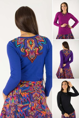 bluzka-klasyczna-okrągły-dekolt-z-aplikacją-na-tyle--kolekcja--MEXICO-violet-marka-VIPPI-design.jpg
