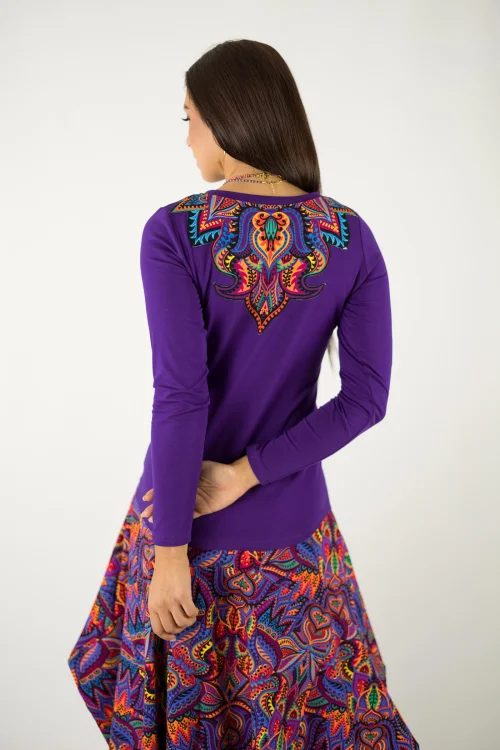 bluzka-klasyczna-chabrowa-z-aplikacją-na-tyle--kolekcja-MEXICO-violet-marka-Vippi-design-2.jpg
