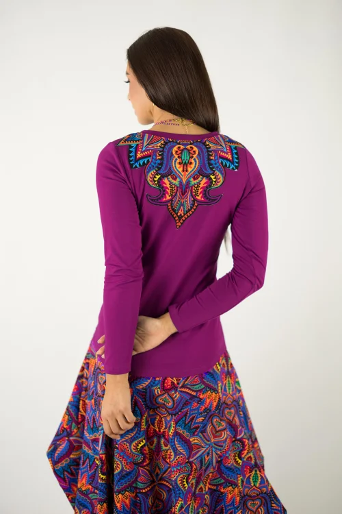 bluzka-klasyczna-cyklamenowa-z-aplikacją-na-tyle--kolekcja-MEXICO-violet-marka-Vippi-design.2.jpg