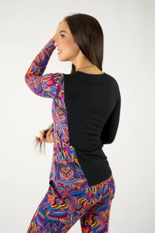 bluzka klasyczna czarna z aplikacją na boku kolekcja MEXICO violet marka VIPPI design (6).jpg
