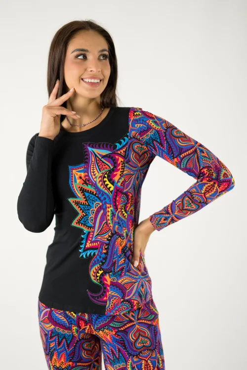 bluzka klasyczna czarna z aplikacją na boku kolekcja MEXICO violet marka VIPPI design (4).jpg