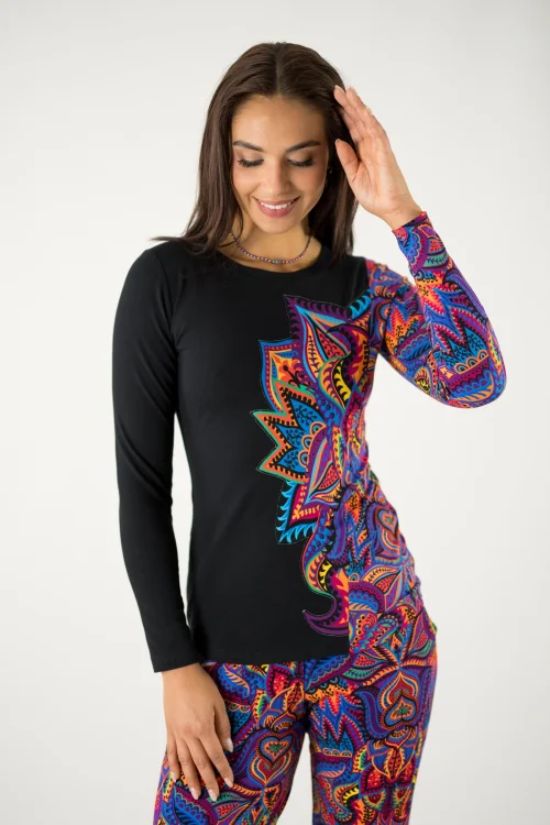 bluzka klasyczna czarna z aplikacją na boku kolekcja MEXICO violet marka VIPPI design (3).jpg