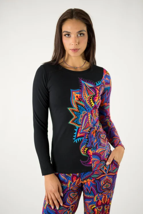 bluzka klasyczna czarna z aplikacją na boku kolekcja MEXICO violet marka VIPPI design (2).jpg