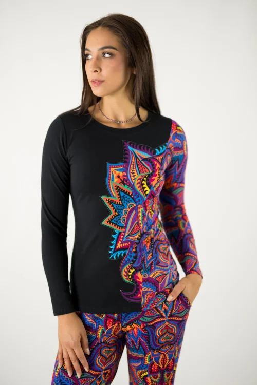 bluzka klasyczna czarna z aplikacją na boku kolekcja MEXICO violet marka VIPPI design (1).jpg
