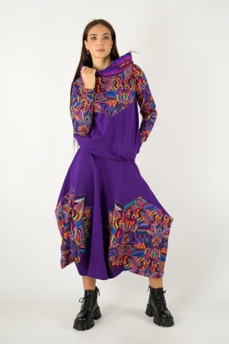 bluza-fioletowa-z-szydełkową-koronką-na-kapturze-i-spódnica-midi-origami-z-aplikacjami---kolekcja--MEXICO-violet-marka-VIPPI-design-3.jpg