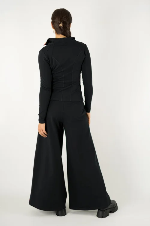 bluza czarna asymetryczna  i spodnie czarne z kolorową wstawką i szydełkową koronką kolekcja MEXICO violet marka VIPPI design (2).jpg