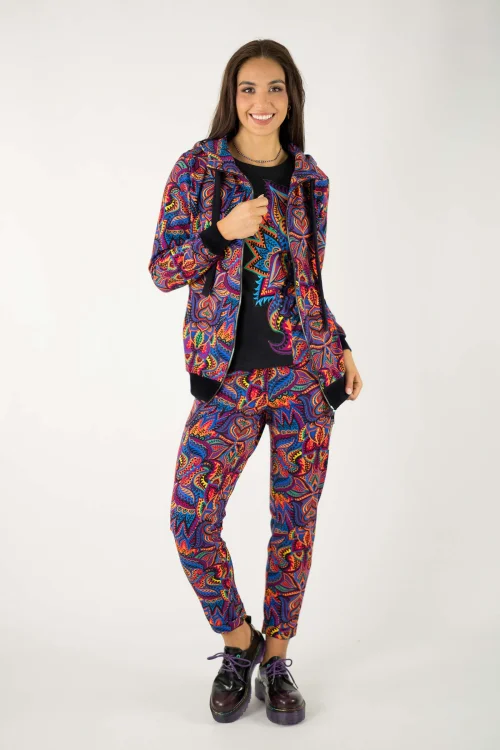 bluza-z-kapturem-i-ściągacze-czarne-i-spodnie-z-mankietami-kolekcja--MEXICO-violet-marka-VIPPI-design-3.jpg
