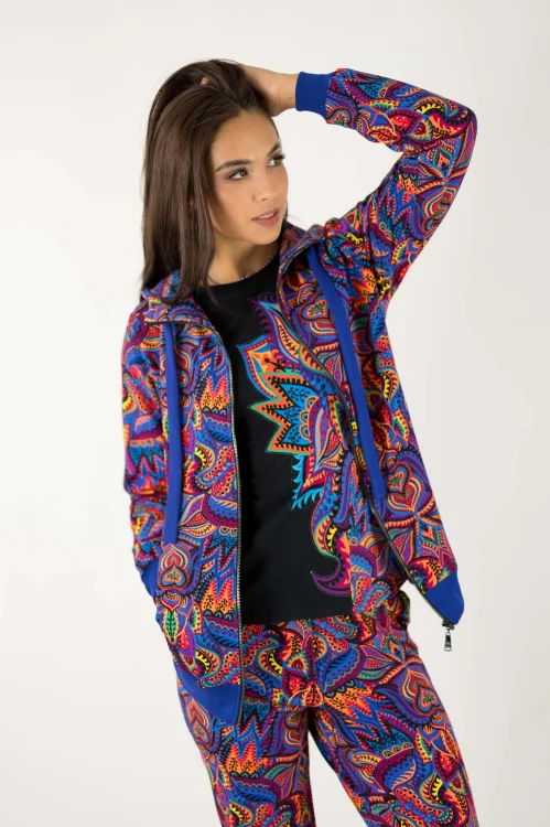 bluza-z-kapturem-i-ściągacze-chabrowe-i-spodnie-z-mankietami-kolekcja--MEXICO-violet-marka-VIPPI-design-3.jpg