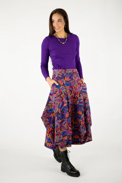 bluzka-klasyczna-fioletowa z-aplikacją-na-tylei-spodnica-origami-midi-kolorowa--kolekcjaMEXICO-violet-marka-Vippi-design-4.jpg