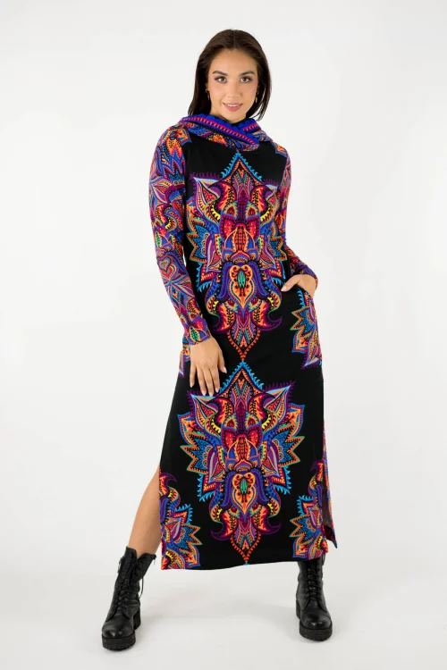 sukienka dluga z kapturem i szydełkową koronką na plisie i z rozporkami kolekcja MEXICO violet marka VIPPI design (9).jpg