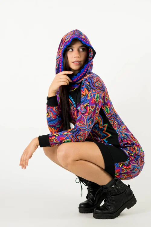 sukienka mini sportowa z kapturem i szydełkową koronką na kapturze kolekcja MEXICO violet marka VIPPI design (12).jpg