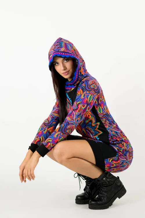 sukienka mini sportowa z kapturem i szydełkową koronką na kapturze kolekcja MEXICO violet marka VIPPI design (13).jpg