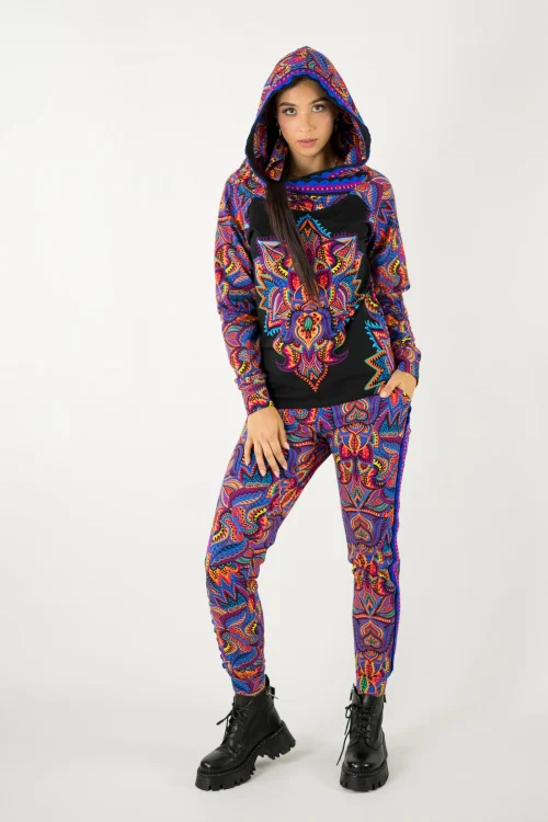 bluza kolorowa  z kapturem i szydełkową koronką na plisie  i spodnie z lampasami kolekcja MEXICO violet marka VIPPI design (4).jpg
