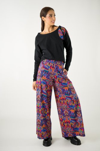 bluzka czarna z aplikacjami na ramieniui spodnie kolorowe dzwony kolekcja MEXICO violet marka VIPPI design (6).jpg