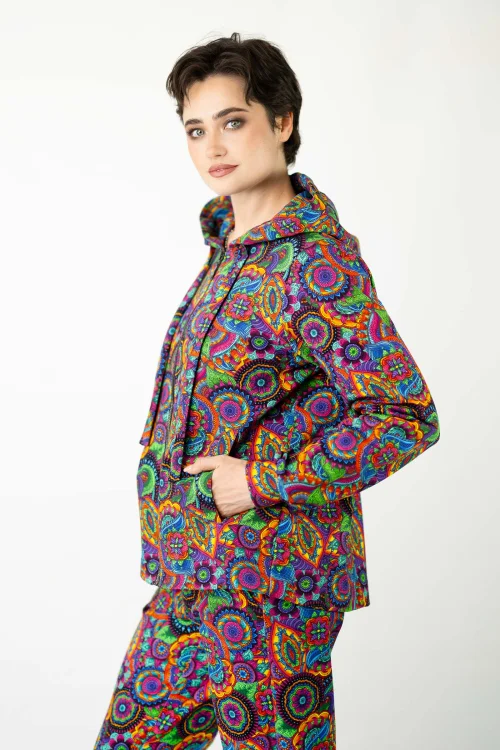 bluzka-trapezowa-fioletowa--z-aplikacjami-i-spodnie-luźne-i-bluza-z-kontrą--kolekcja-BLISS-marka-Vippi-design-3.jpg